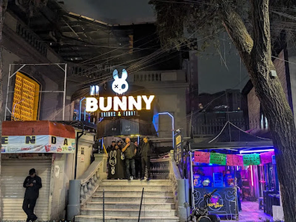 Bar Bunny Zona Rosa