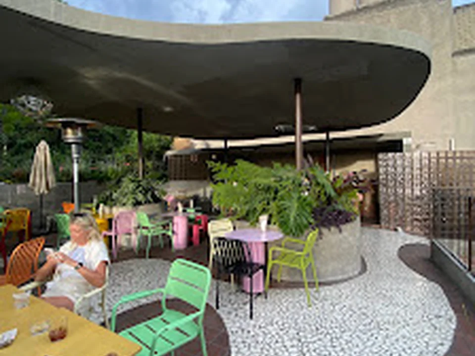 Revuelta Queer House