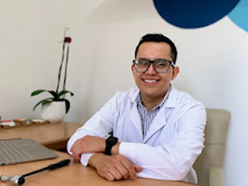 Ortopedista y Traumatólogo - Cirugía de Columna - Dr. Alejandro Miguel Zambrano, Ciudad de México