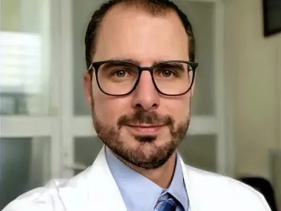 Dr. José de Jesús Martínez Manrique, Neurocirujano, Ciudad de México