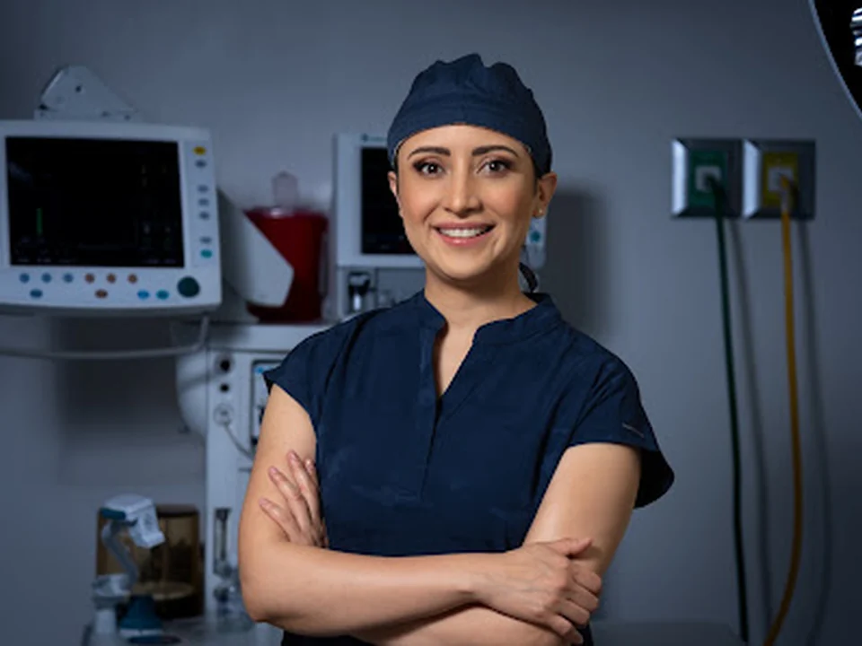 Paulette Ávila Boza, Urologo, Ciudad de México
