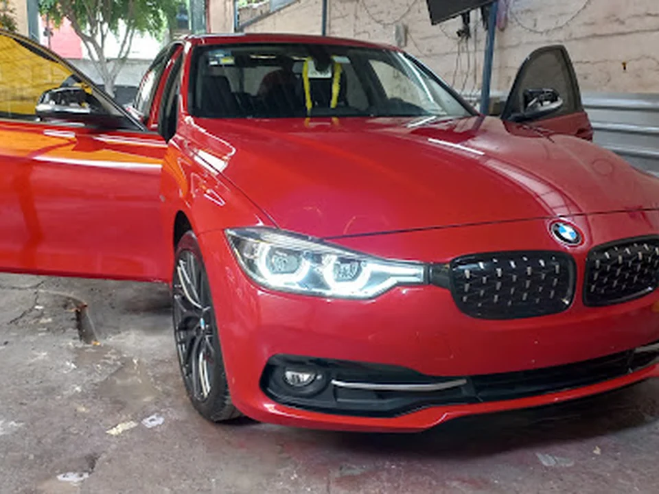 Taller de hojalateria y pintura JULYUS CARS, Ciudad de México