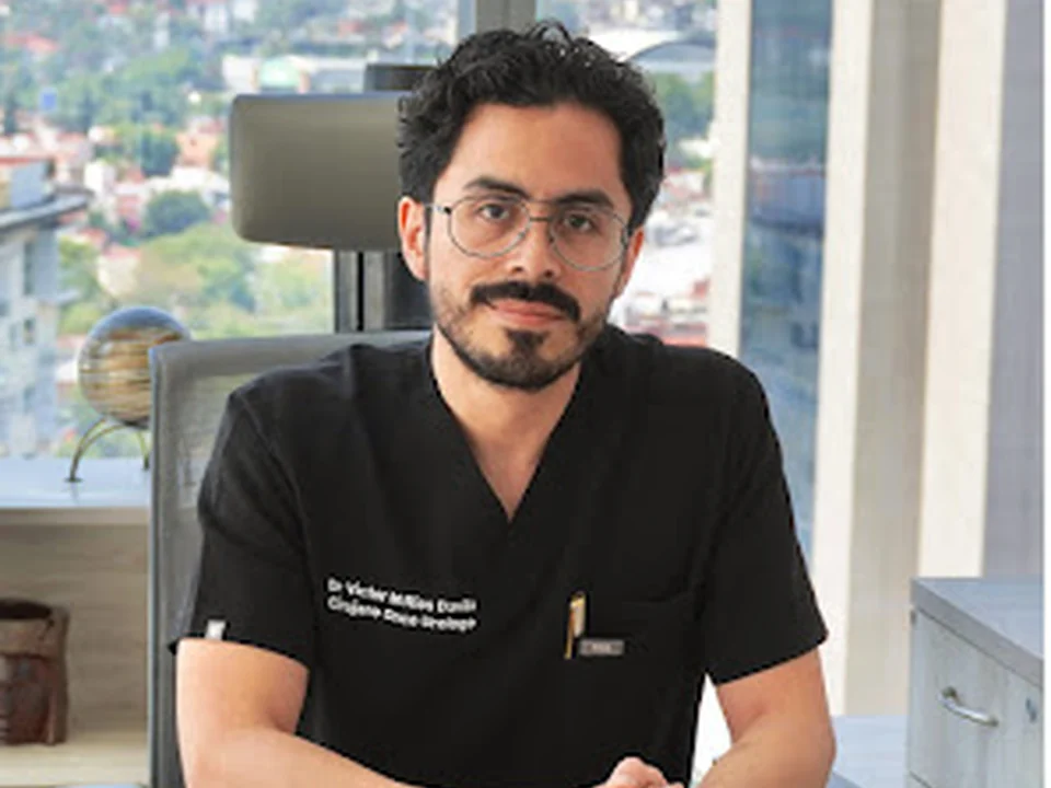 Urólogo • Dr Víctor Ríos Dávila • Cirugía Robótica, Ciudad de México