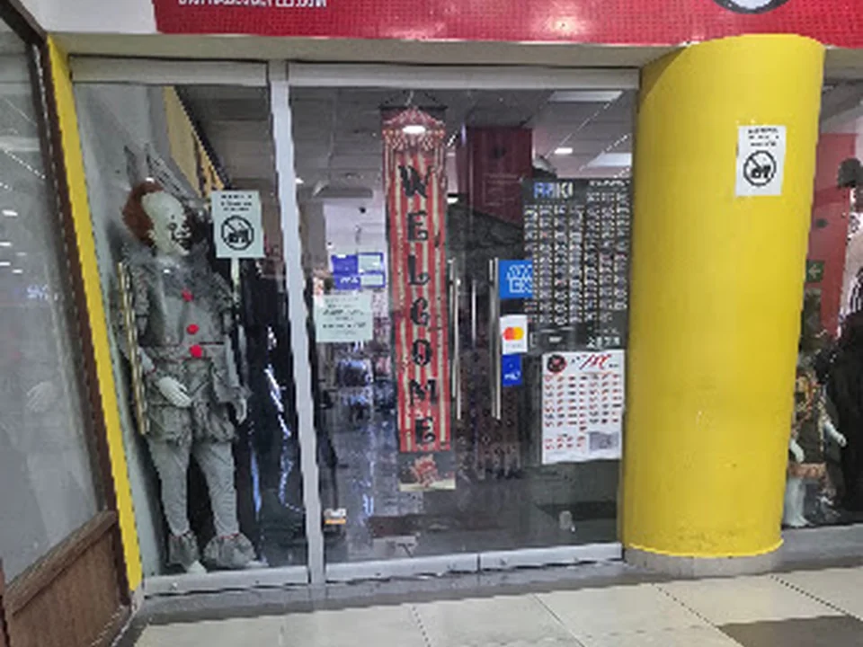 Disfraces DEPELI - Plaza Pedregal (arriba Carl´s Jr)., Ciudad de México