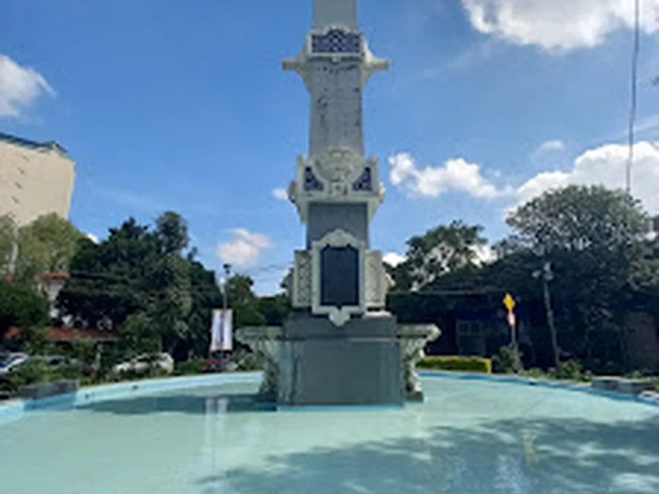 Monumento a Simon Bolivar (Obelisco y Fuente), Ciudad de México