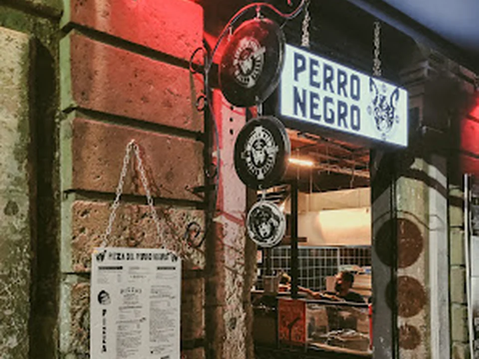 Pizza del Perro Negro Roma Norte, Ciudad de México