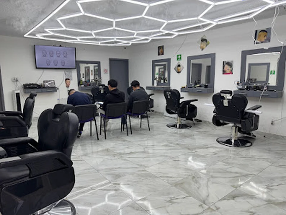 ACADEMIA DE BARBERÍA MORA, Ciudad de México