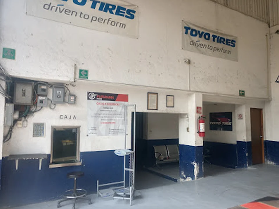 Futurama Tires - Llantas - Centro Automotriz Futurama, Ciudad de México