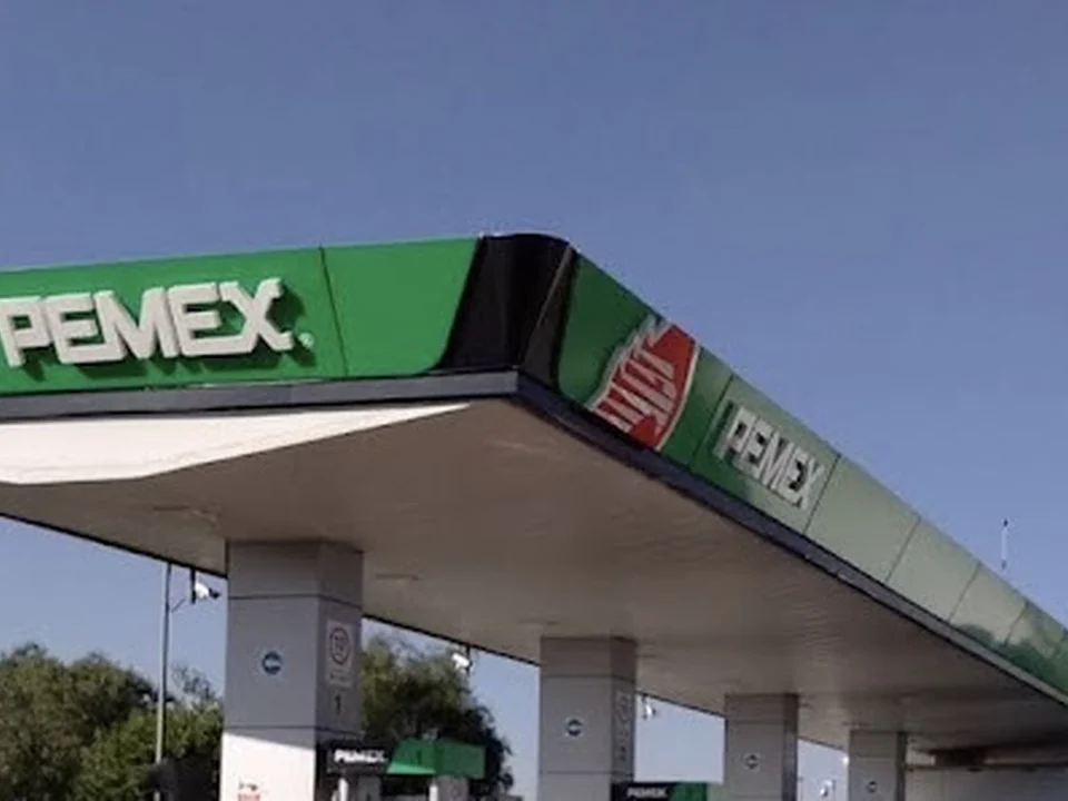 Gasolinera Pemex ASA, Ciudad de México