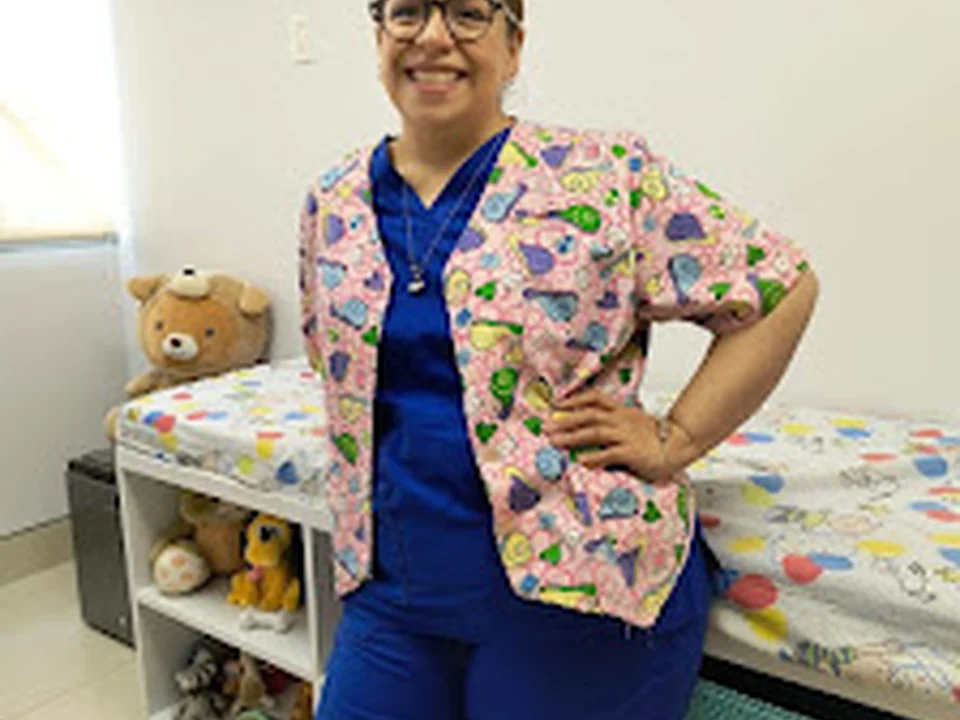 Nefrólogo Pediatra en CDMX - Elvira Almanza Salinas, Ciudad de México