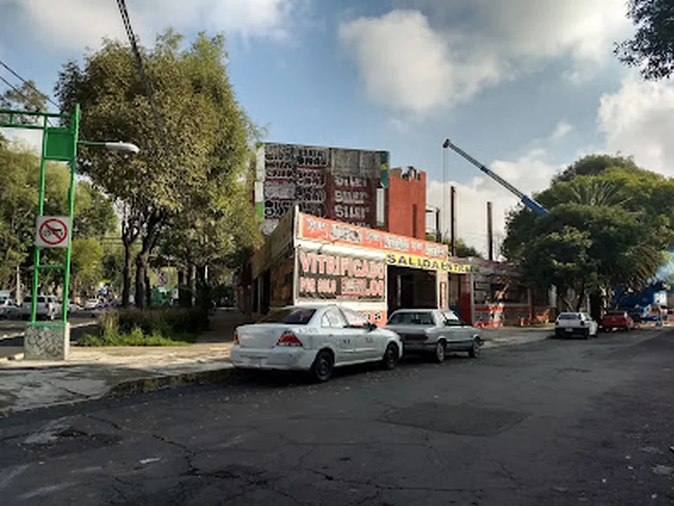 Iqer Lavado De Vestiduras, Ciudad de México