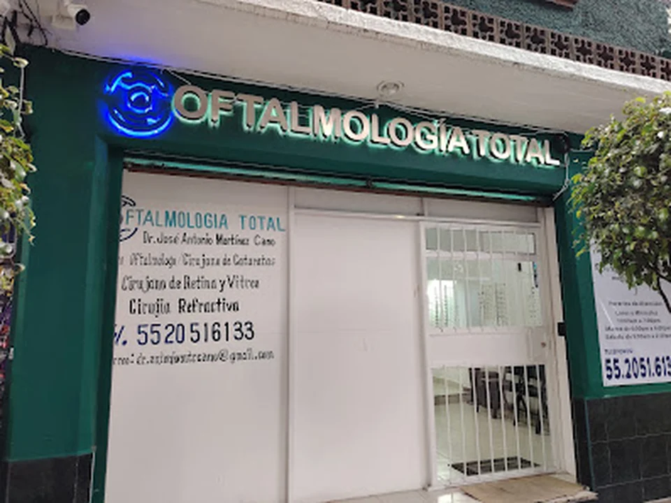 Oftalmología Total / Dr. Antonio Martínez / Cirugía de Catarata y de Retina, Ciudad de México