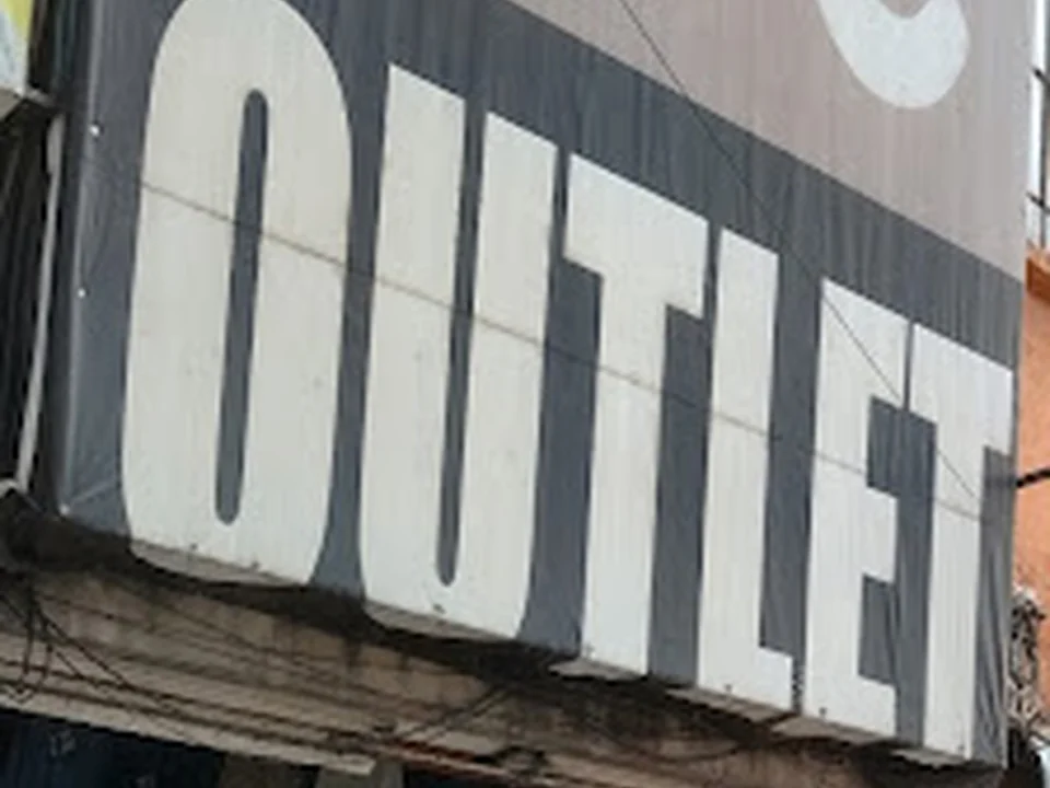 Lee Outlet Izazaga, Ciudad de México