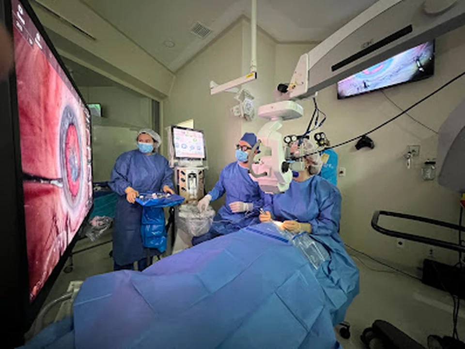 Dra. Julieta Vera Oftalmología - Cirugía Lasik, Cirugía de Cataratas, Lentes Intraoculares, Ciudad de México