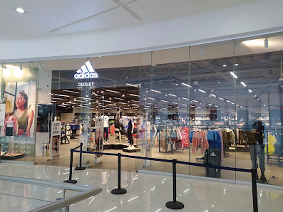 adidas Outlet Store Mexico City, Plaza Aeropuerto, Ciudad de México