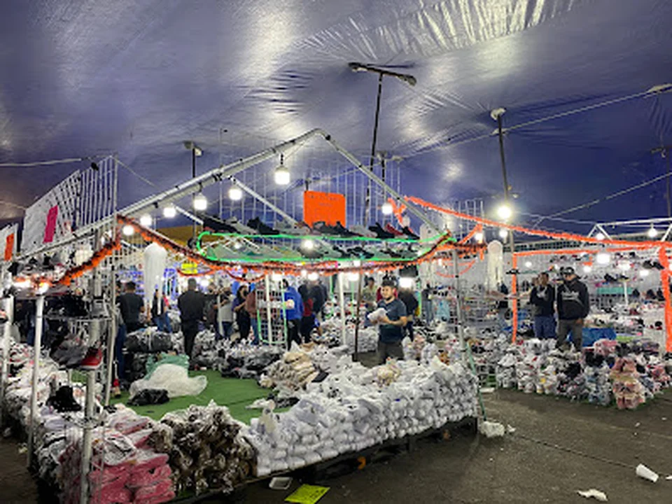 Tianguis Nocturno de Tenis Santa Cruz, Ciudad de México
